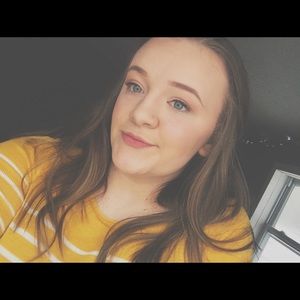 Meet your Posher, Kayla